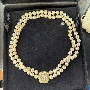 Sold on a cross post!!! Vintage salt water 8mm each pearl necklace 14kt gold